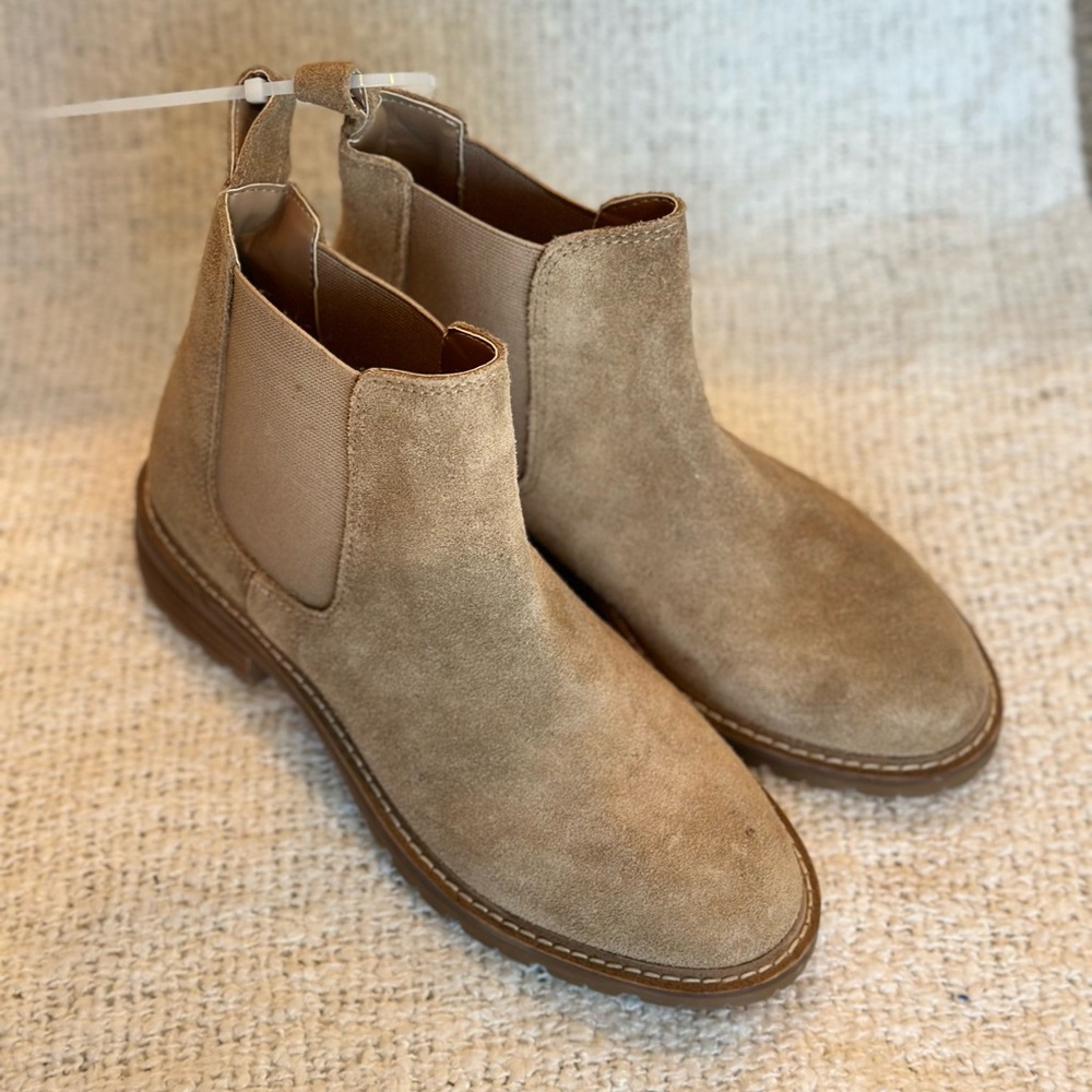 Steve Madden size 5.5 ankle boots suede